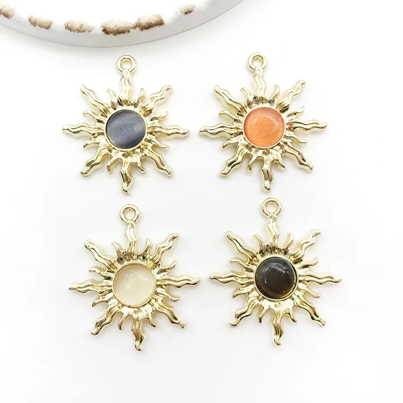High Quality Wholesale Color-Retaining Sunflower Alloy Charms Dripping Oil Pendant DIY Bracelet