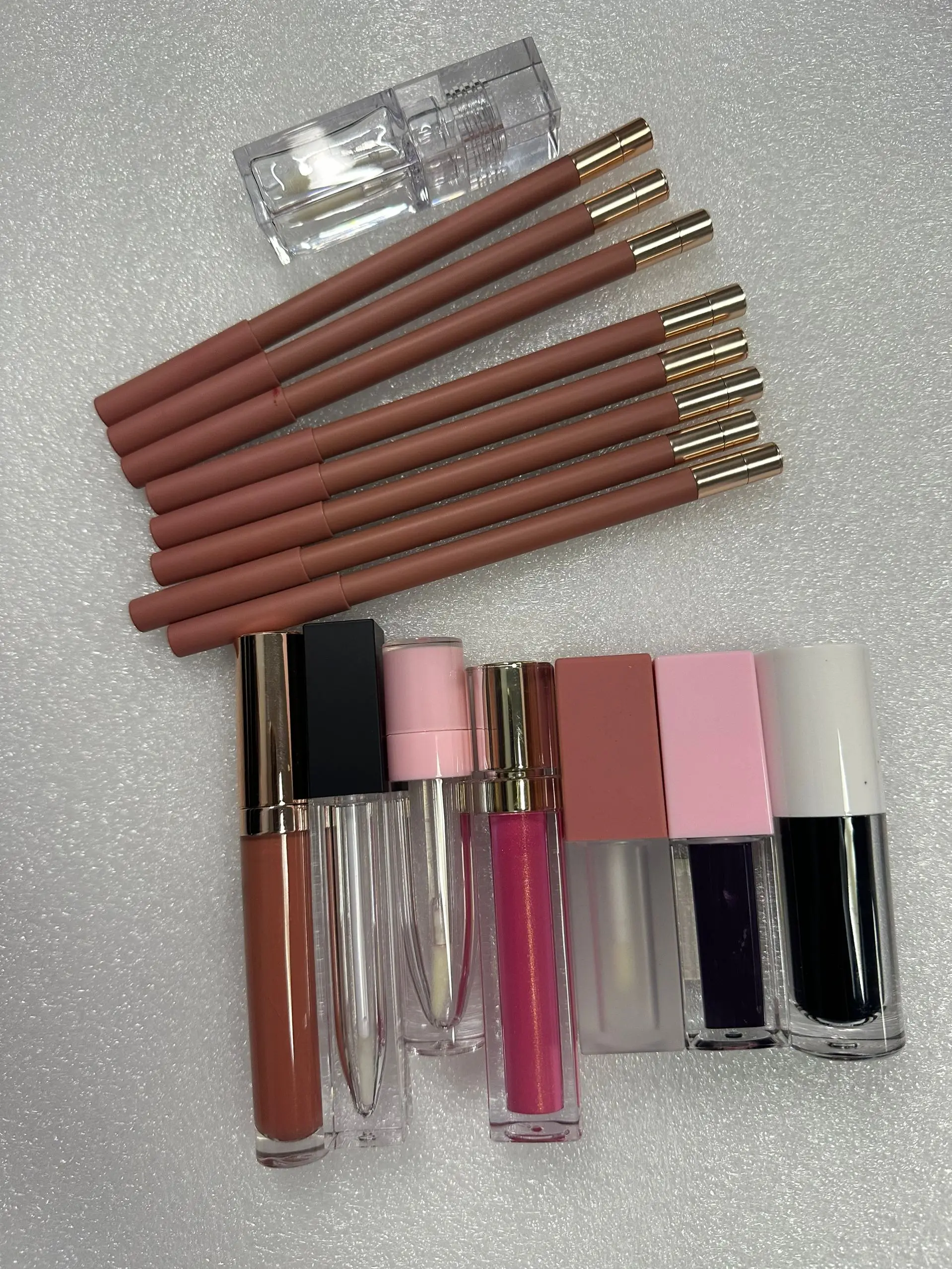 Private Label 2 in 1 Long Lasting Vendors Vegan Nude Lip Gloss Matte Lipgloss And Liner Set