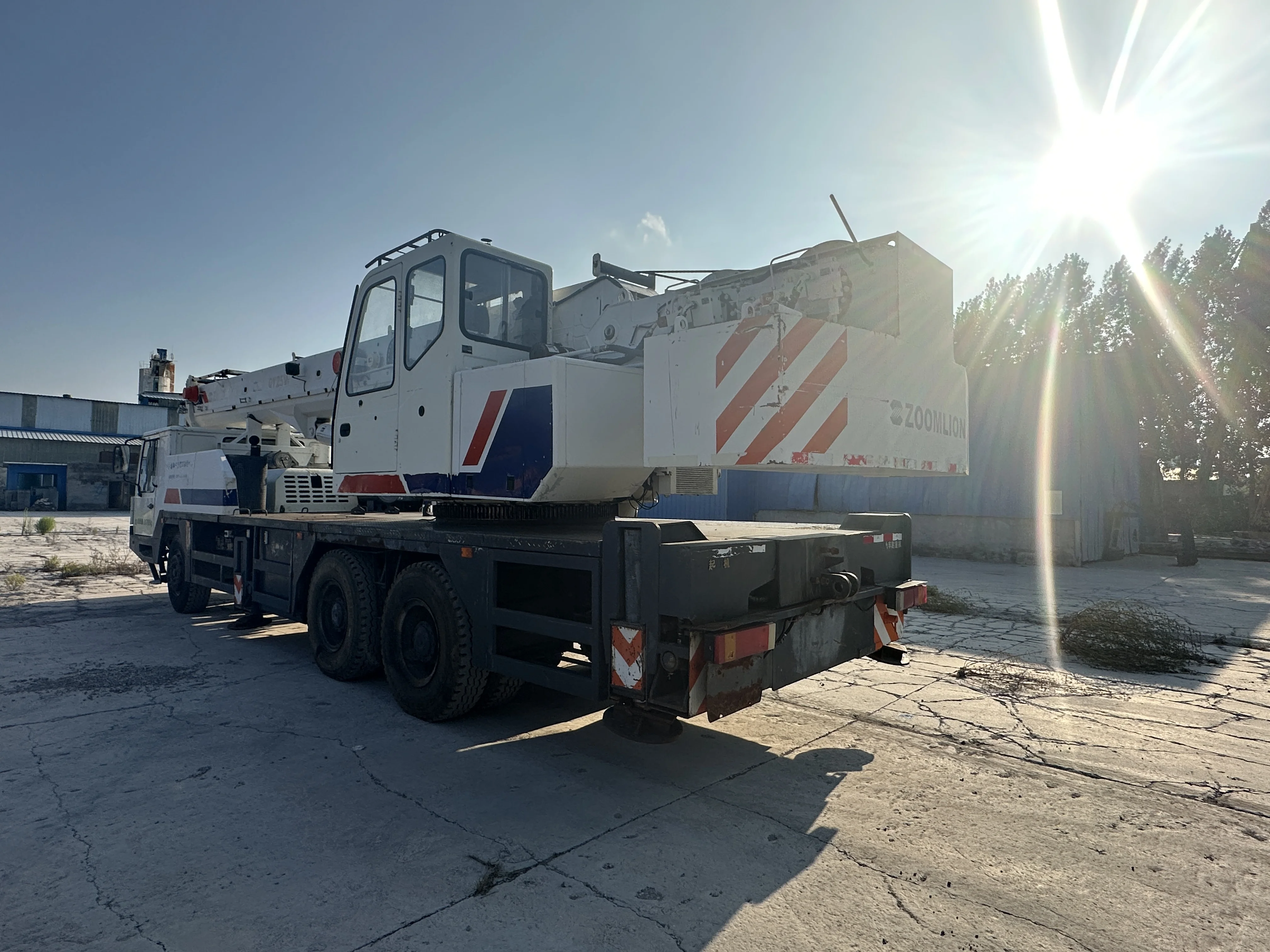 Truck Crane With Price 25 Ton Hydraulic Telescopic Boom Lifting Crane For Construction Machine
