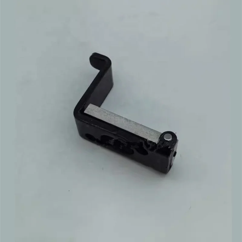 PFAFF 591 592 швейная машина запасные части с инвертированным разрезом электромагнитный клапан кронштейн колеблющейся рамы