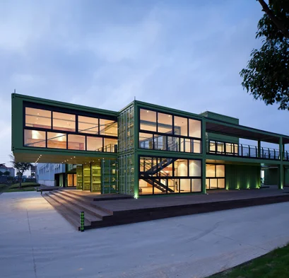 high quality glass house prefab house 4 bedrooms luxury