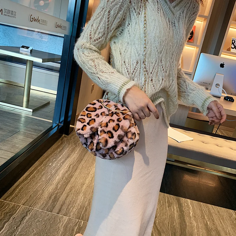 2019 new fashion plush rabbit chain ears creative personality wild single shoulder slung small round bag