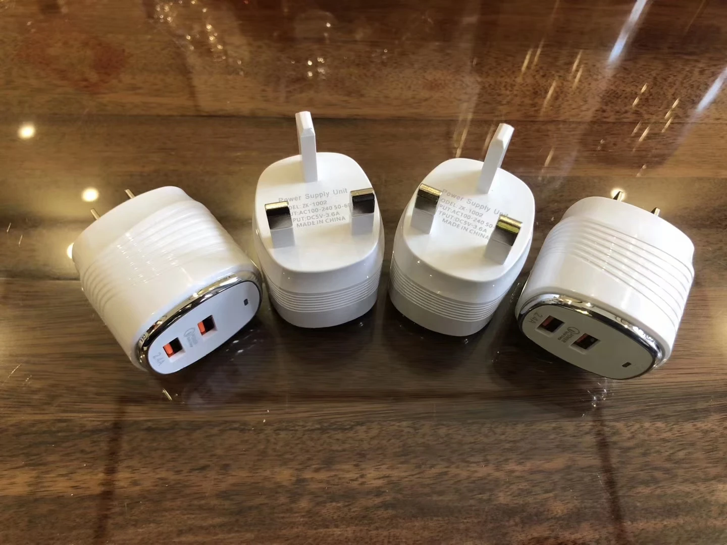 3-контактный двойной USB великобританская сетевого зарядного устройства для телефона 2.1A состоящий из универсального адаптера на 2 штепсельная вилка британского стандарта AC настенное зарядное устройство адаптер путешествий OEM