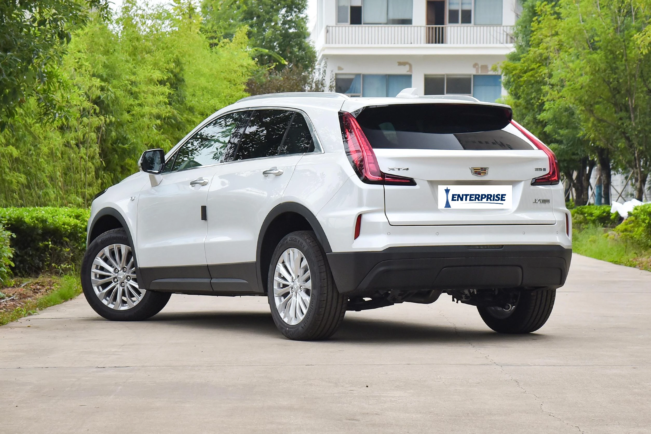 Cadillac XT4 2024 28T 2 0 T турбо 237Ps лошадиных сил Евро VI 48V Гибридный компактный внедорожник