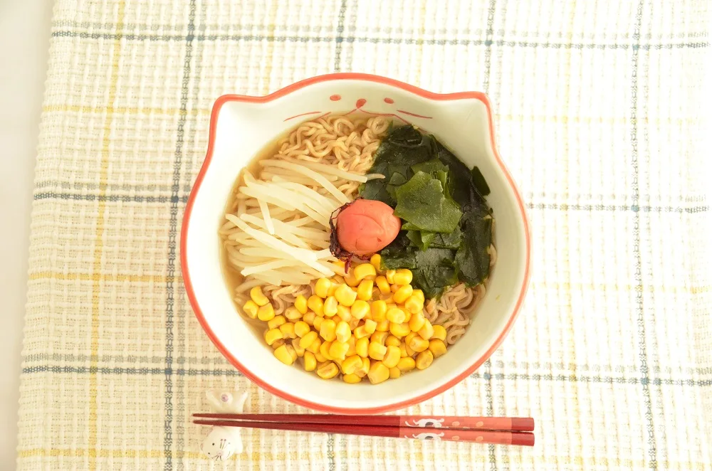 Удобная японская домашняя пшеничная мука с низким содержанием жира все в одном жевательная мгновенная рамен-лапша за 3 минуты