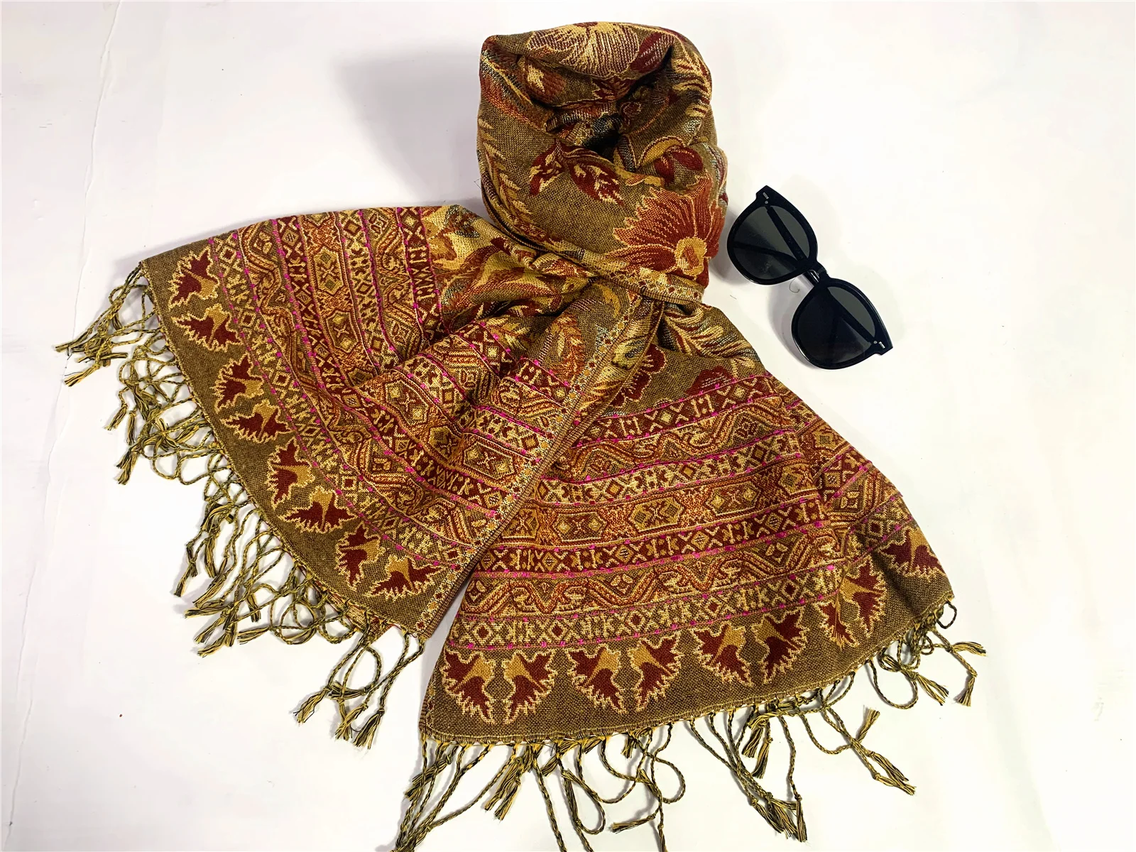 
High quality pashmina scarf wholesale winter jacquard weave customer scarf flowers shawl 