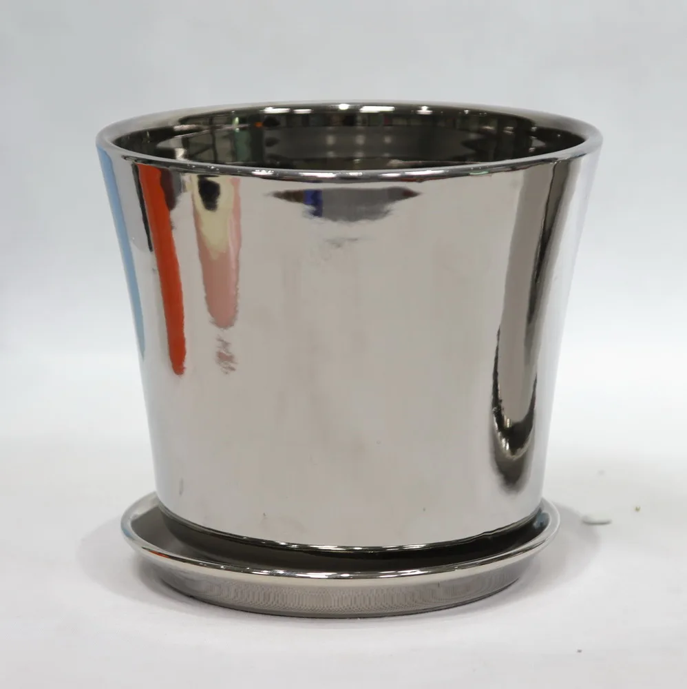 Antique Distressed White Metal Flower Wrought Iron Garden Planter Bicycle Tricycle Plant Pot Stand Holder