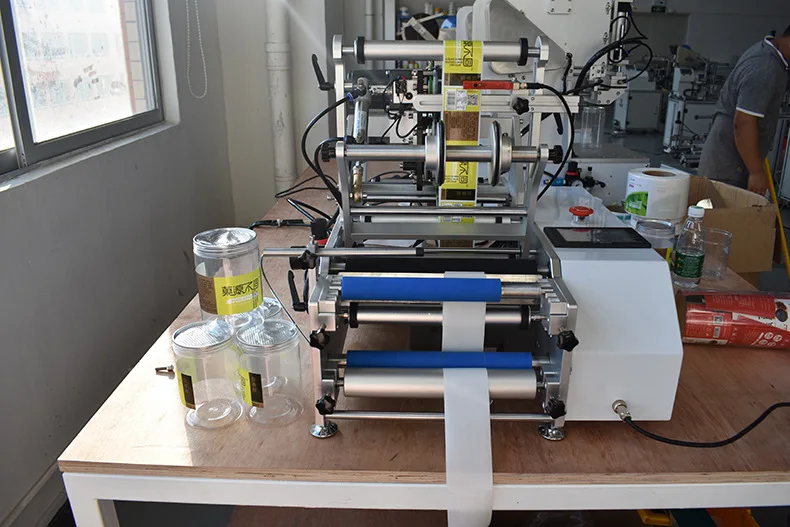 Hot Selling Semi-automatic Labeling Machine Self-adhesive Labeling Machine Automatic Wine Bottle Labeling Machine