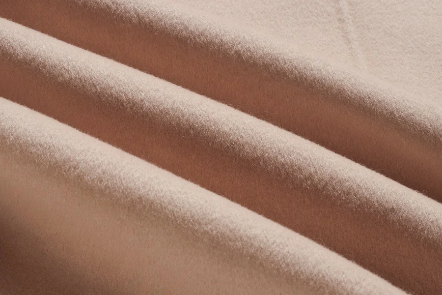 QIUCHEN- QC5069 pinkjava  women cashmere poncho with fox fur trim hood