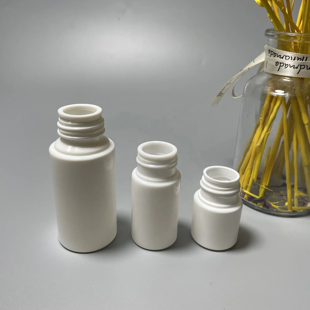 Wholesale plastic paint bottle sponge latex non-woven fabric sponge head 15ml 20ml 50ml applicator bottle