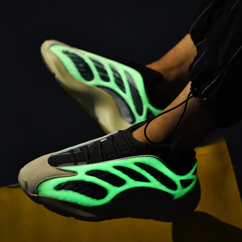 2022 Latest Design Original High Quality Yeezy Shoes Men Fashion Yeezy 700 V3 Running Sports Shoes