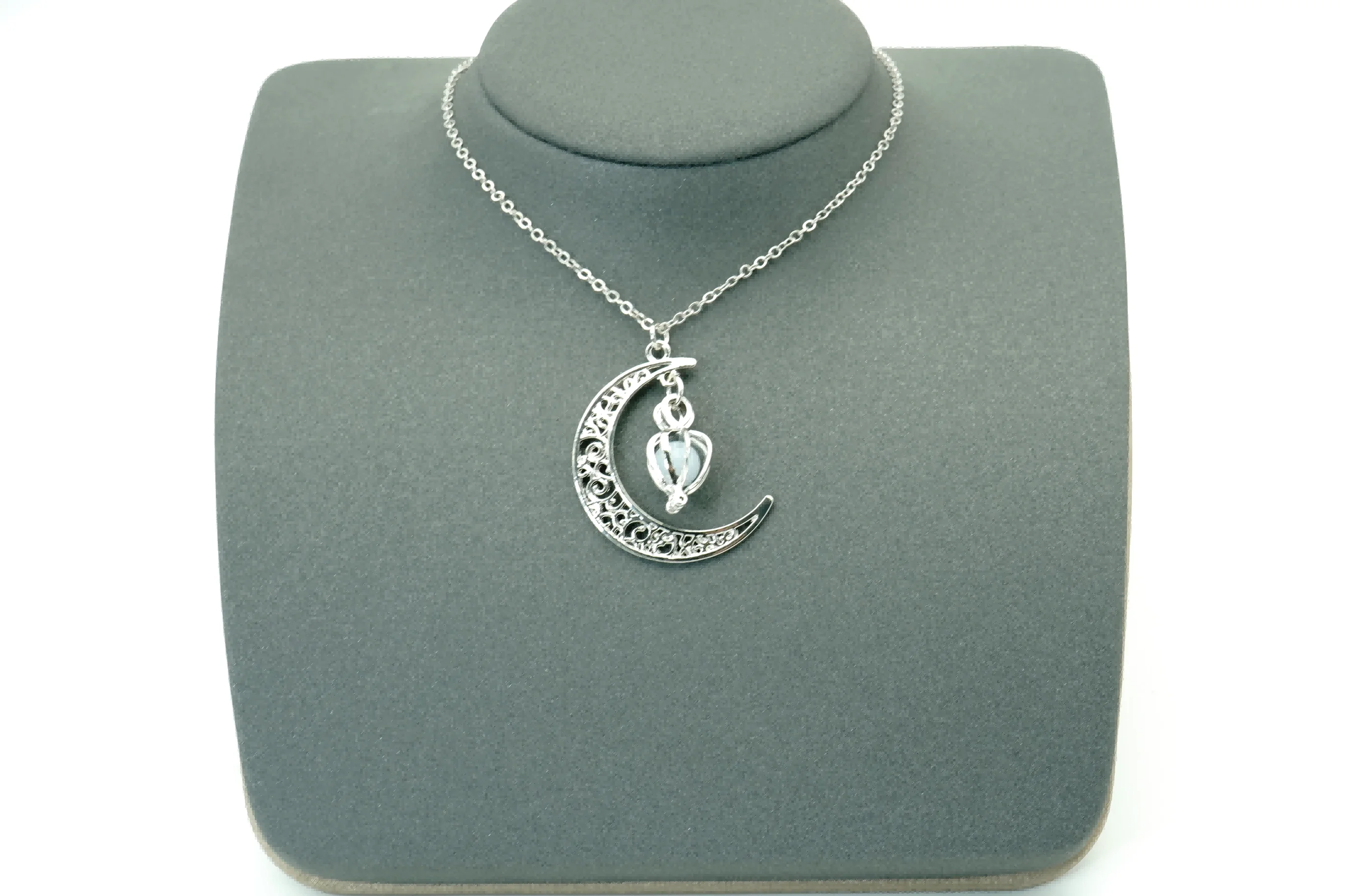Luxury stainless steel necklace Luminous pumpkin crescent pendant necklace Halloween pendant chain