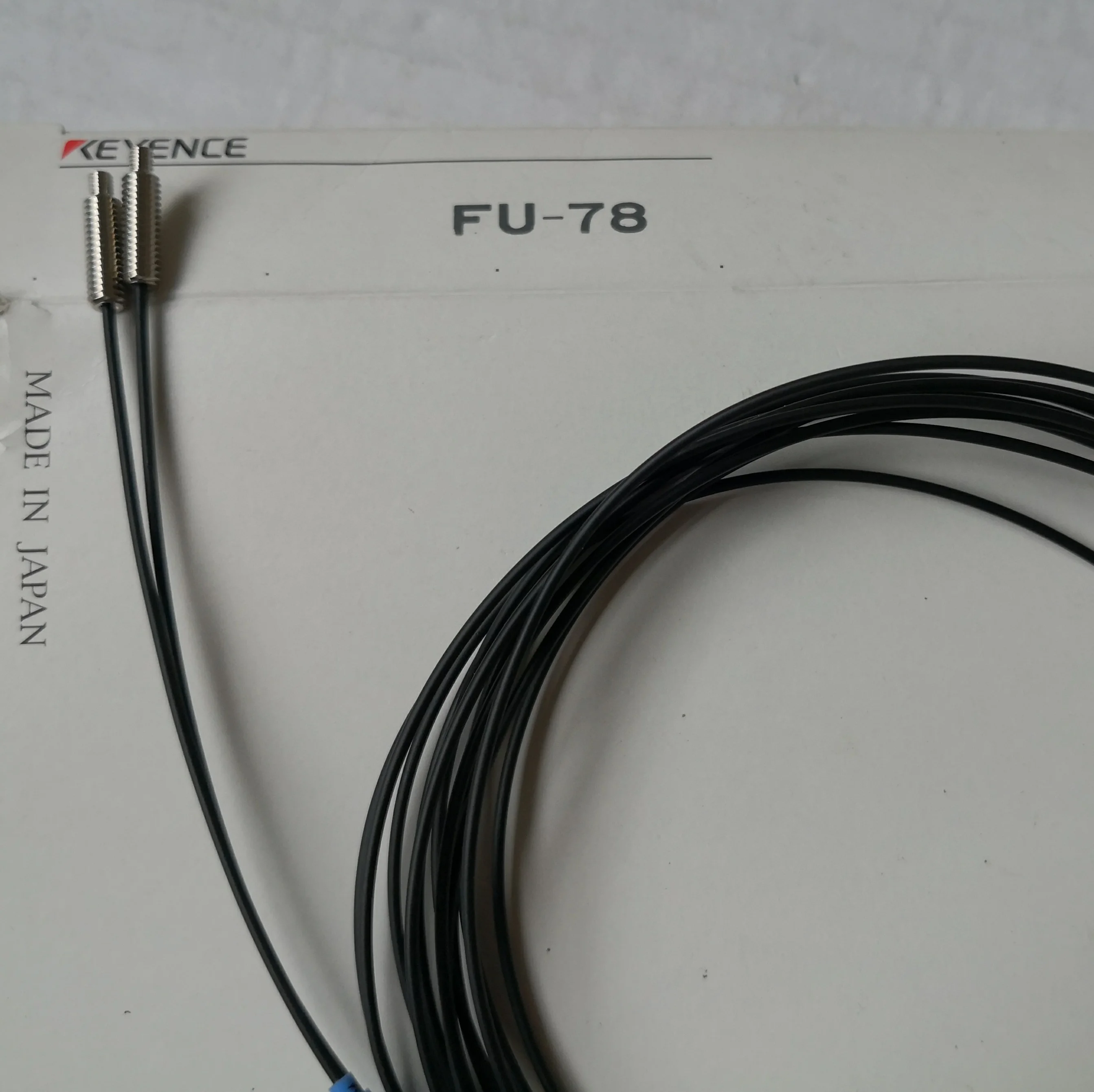 Reflection-to-fiber optic probe FU-77 Brand New Authentic KEYENCE Fiberoptic Sensor FU-77