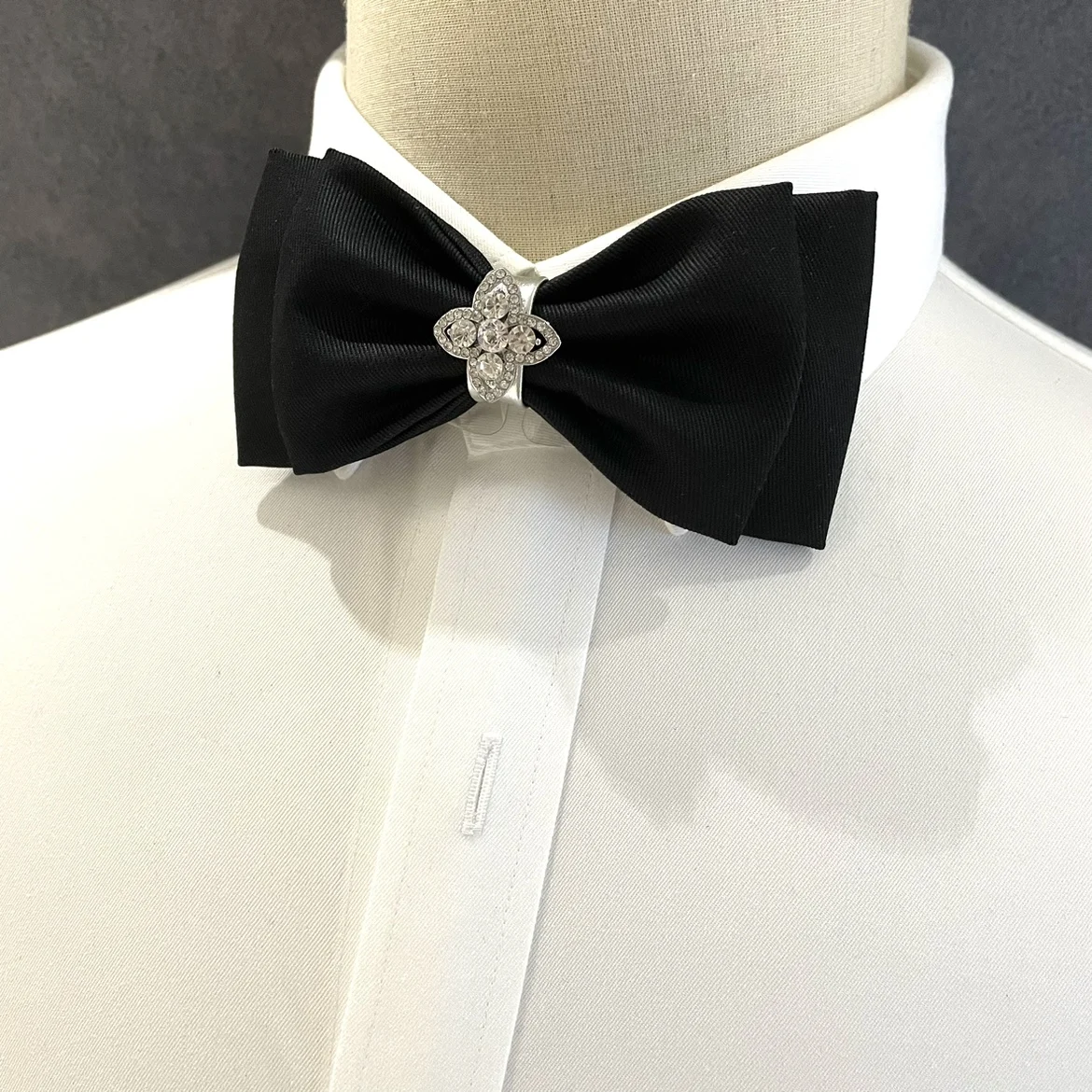 Brand new men wedding bowties solid color polyester bow ties satin double layer Cravats with rhinestone for wholesale