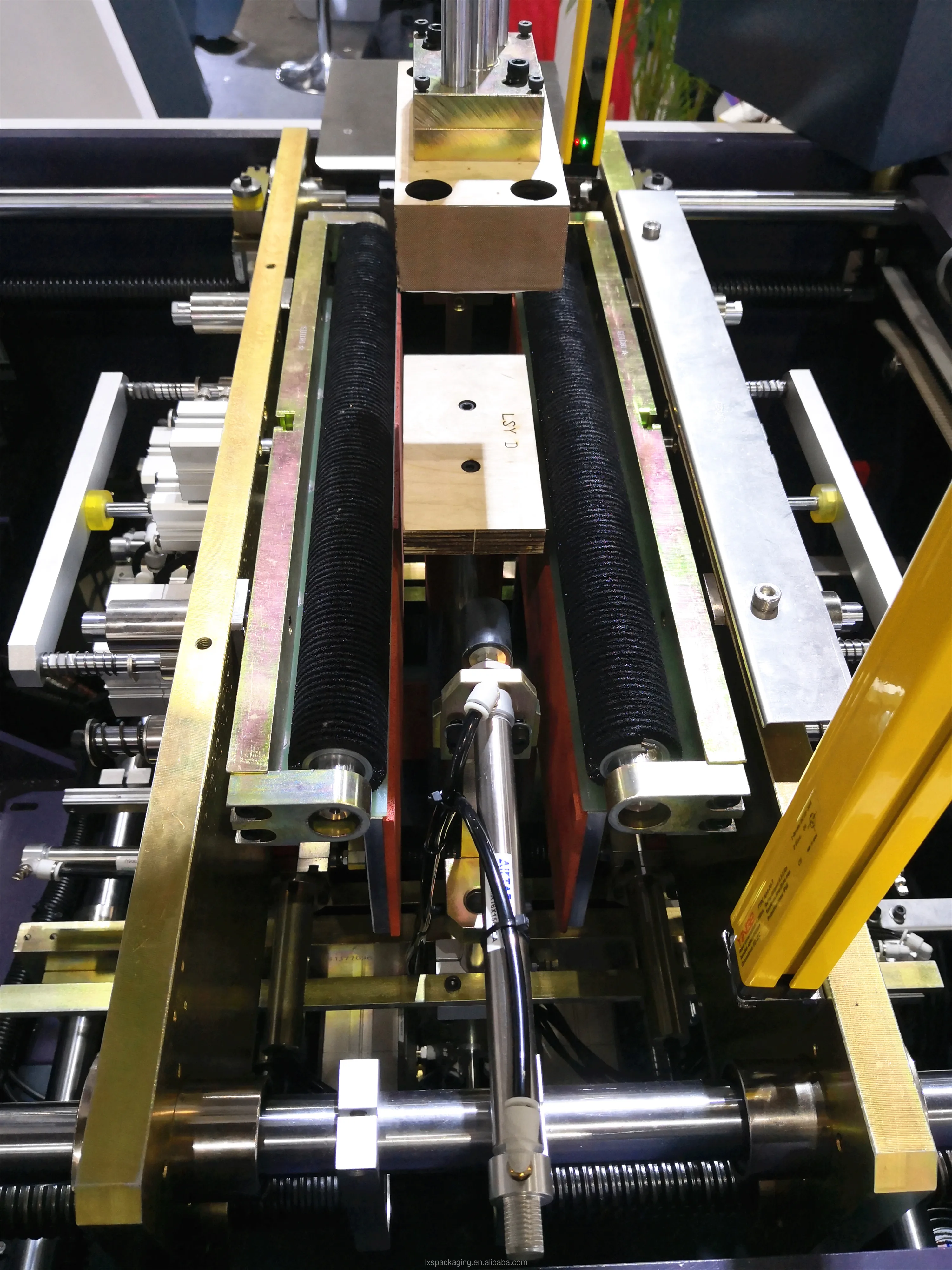 LS-F7 automatic rigid shoe jewelry box wrapping machine