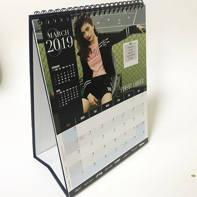OEM low MOQ 20 pcs factory price printing Christmas custom logo  desk table calendar 2025