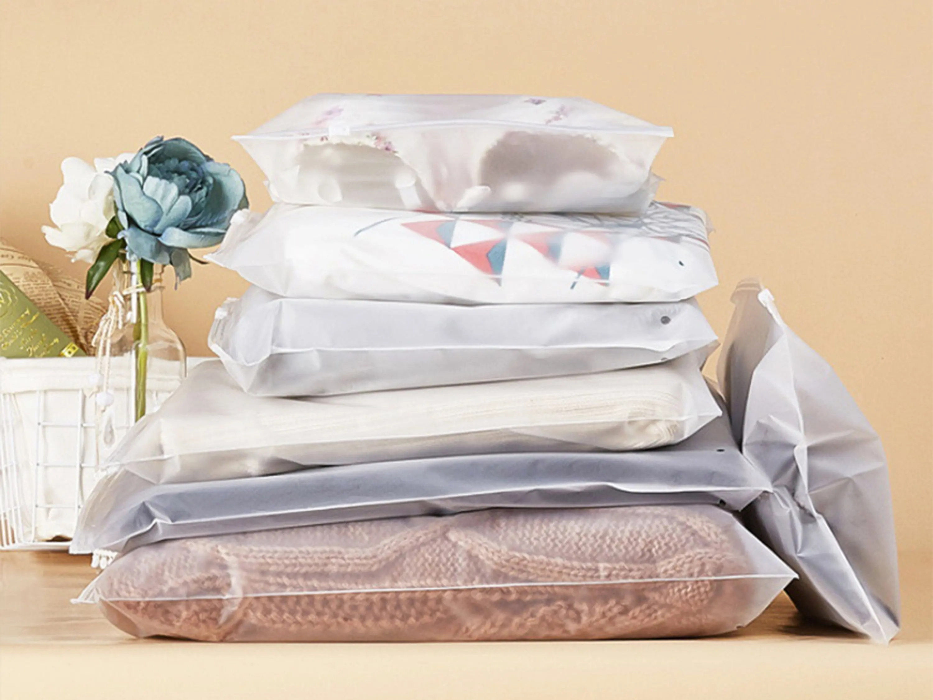 Custom Logo Zip Lock Biodegradable Plastic Bag Ldpe Ziplock Tshirt Frosted Zipper Bags Polos Ukuran 30* 40 For Clothes Packaging