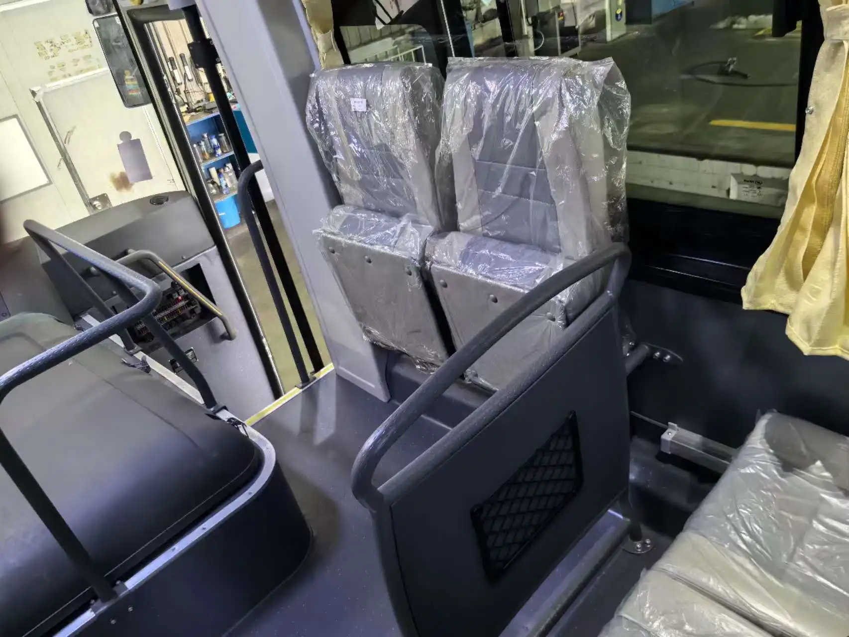 Top Quality in Integral Power Steering Gear Design Higer Coach Bus Offers a Luxurious and Comfortable Seating Experience