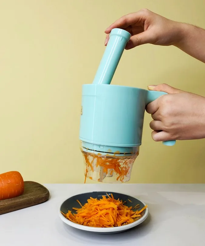 Wholesale Factory Prices 5 in1 Multifunctional Usb Electric Grater Vegetable Cutter Ginger Garlic Slicer Tools With Lid