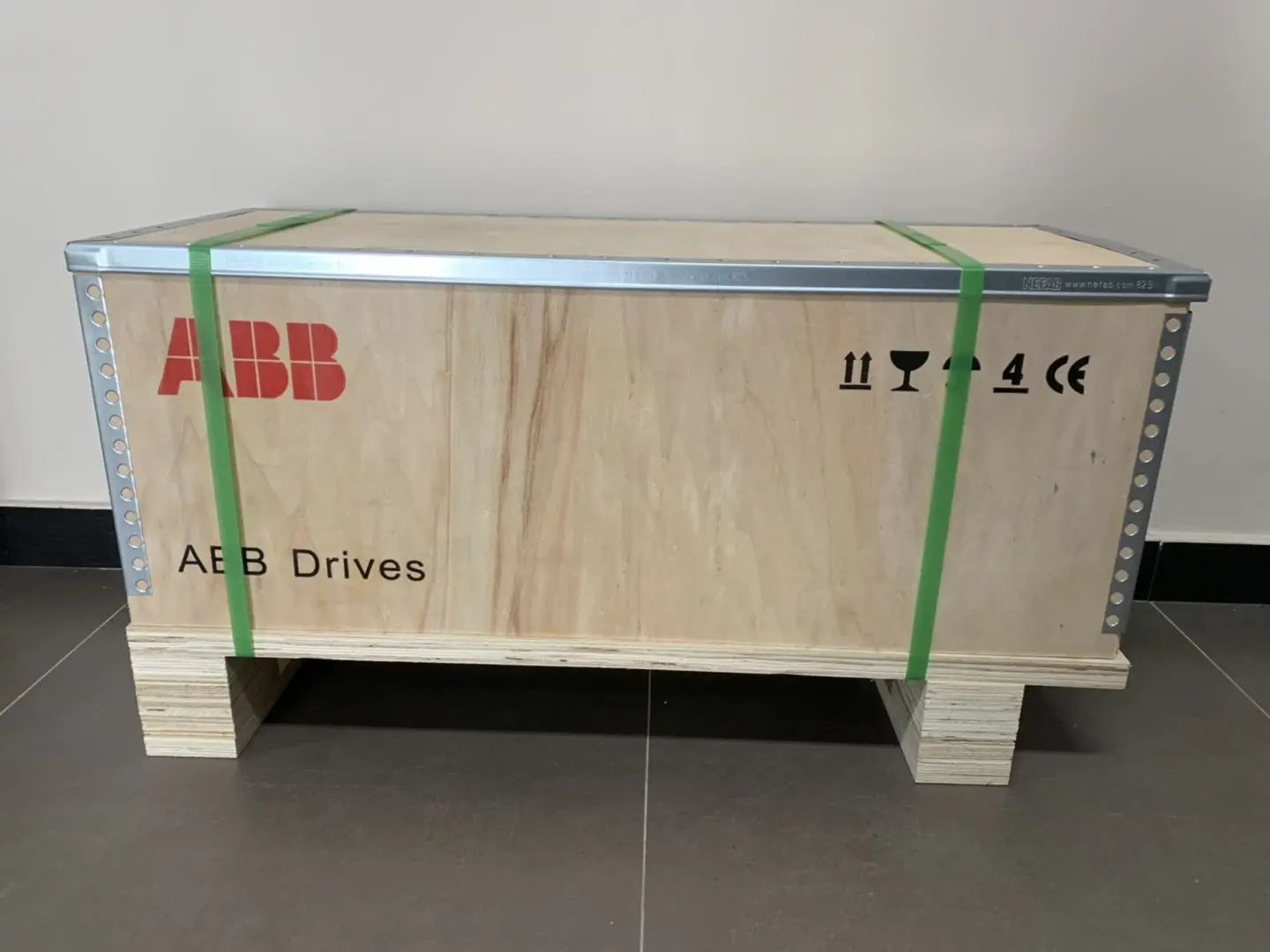 ABB Original factory brand new ACQ580-01-03A4-4 frequency transformer/VFD/drive/Inverter