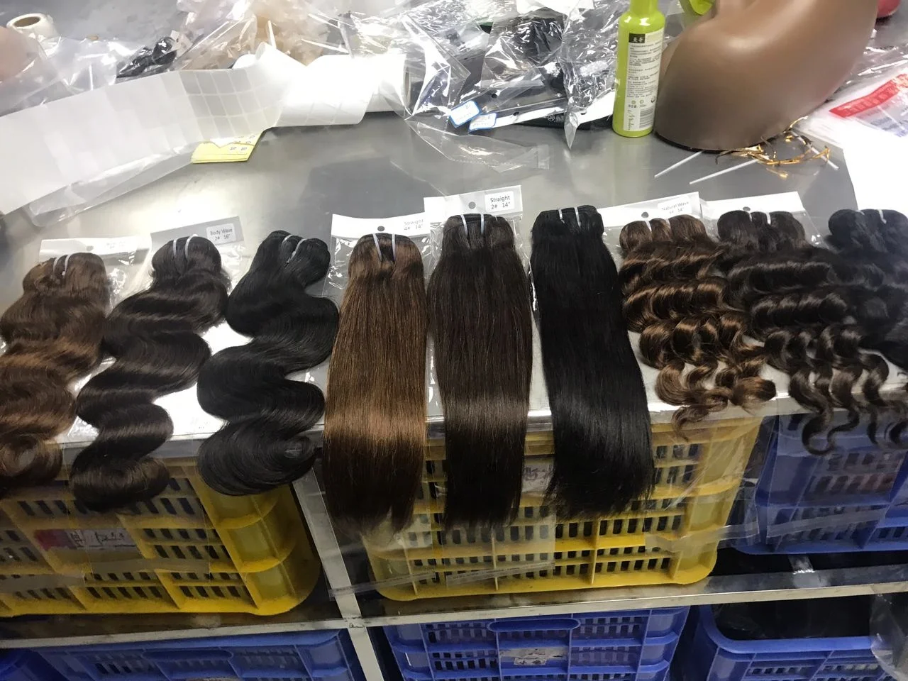 WXJlonghair Bone Straight Colored Bundles with Lace Closure Brazilian Hair Bundles Set Green Pink Orange Wholesale Human Hair