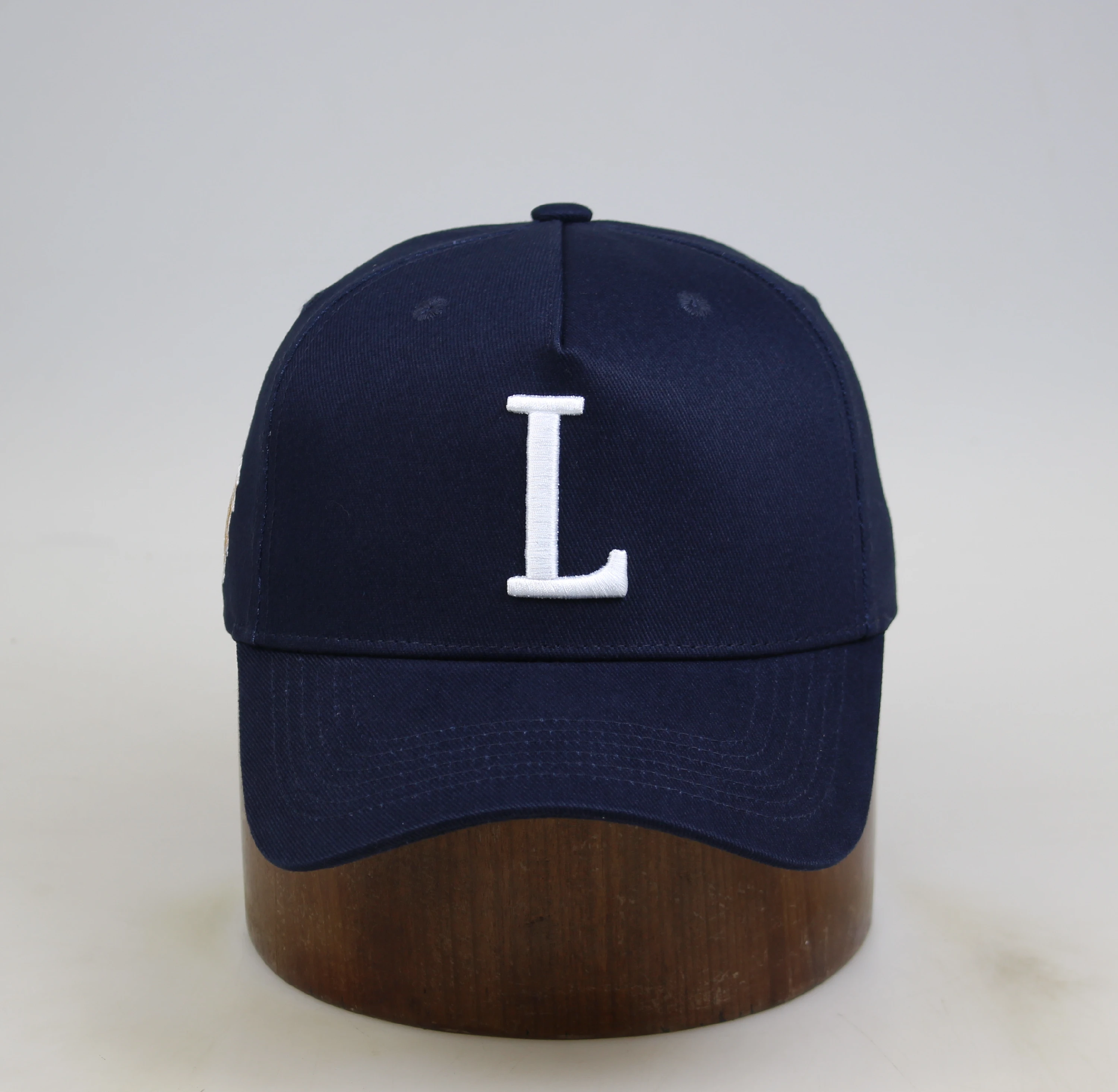 5-панельная бейсболка с 3D вышивкой