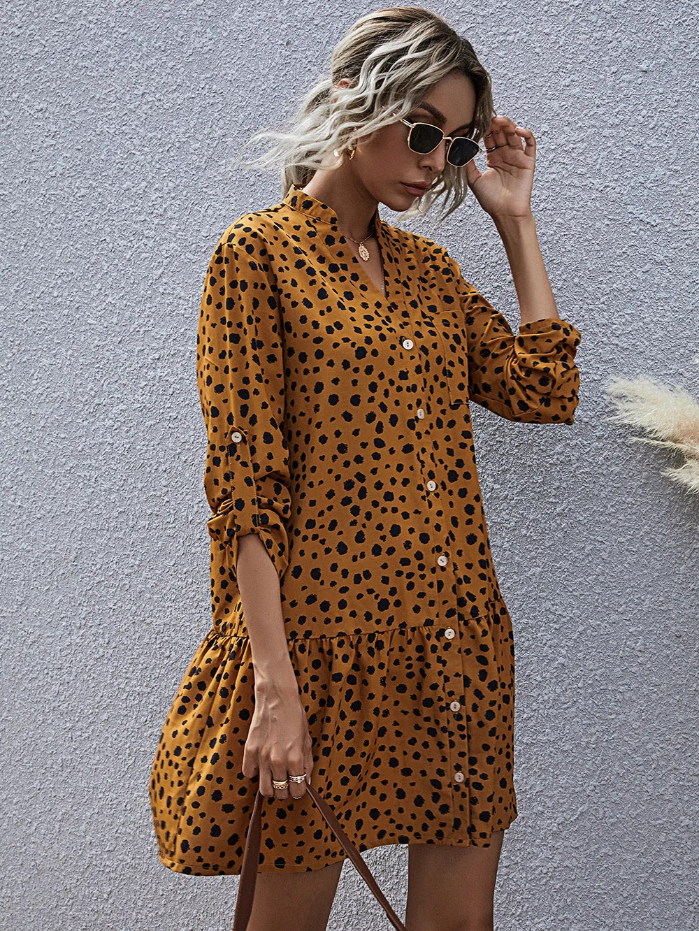  Spring and Autumn Europe Wild Single-breasted Linen Leopard Dot Printed V-neck Long Sleeve Girl Short Skirt A-line