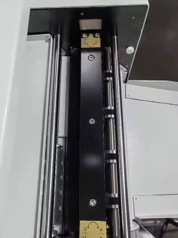 Hot Sale Cheaper Automatic Air Suction Feeding Paper Creasing Perforating Machine DB660A