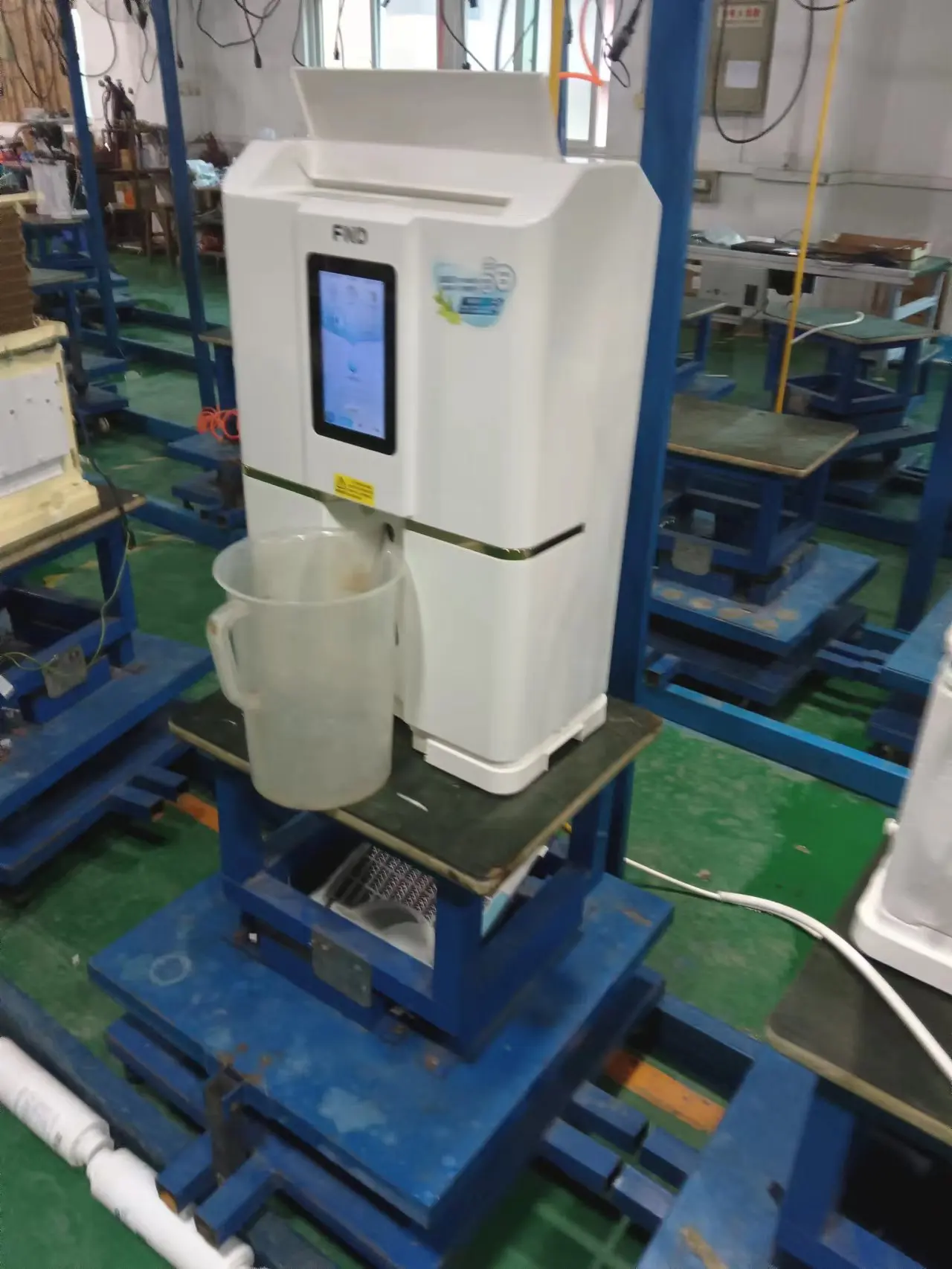 Household Atmospheric water generator Harvesting water from the air 20 Liters per day IOT technology