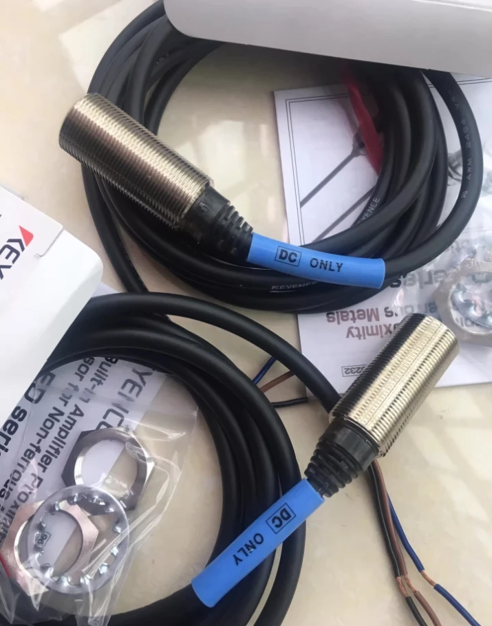 KEYENCE brand new original sensor EM-010P