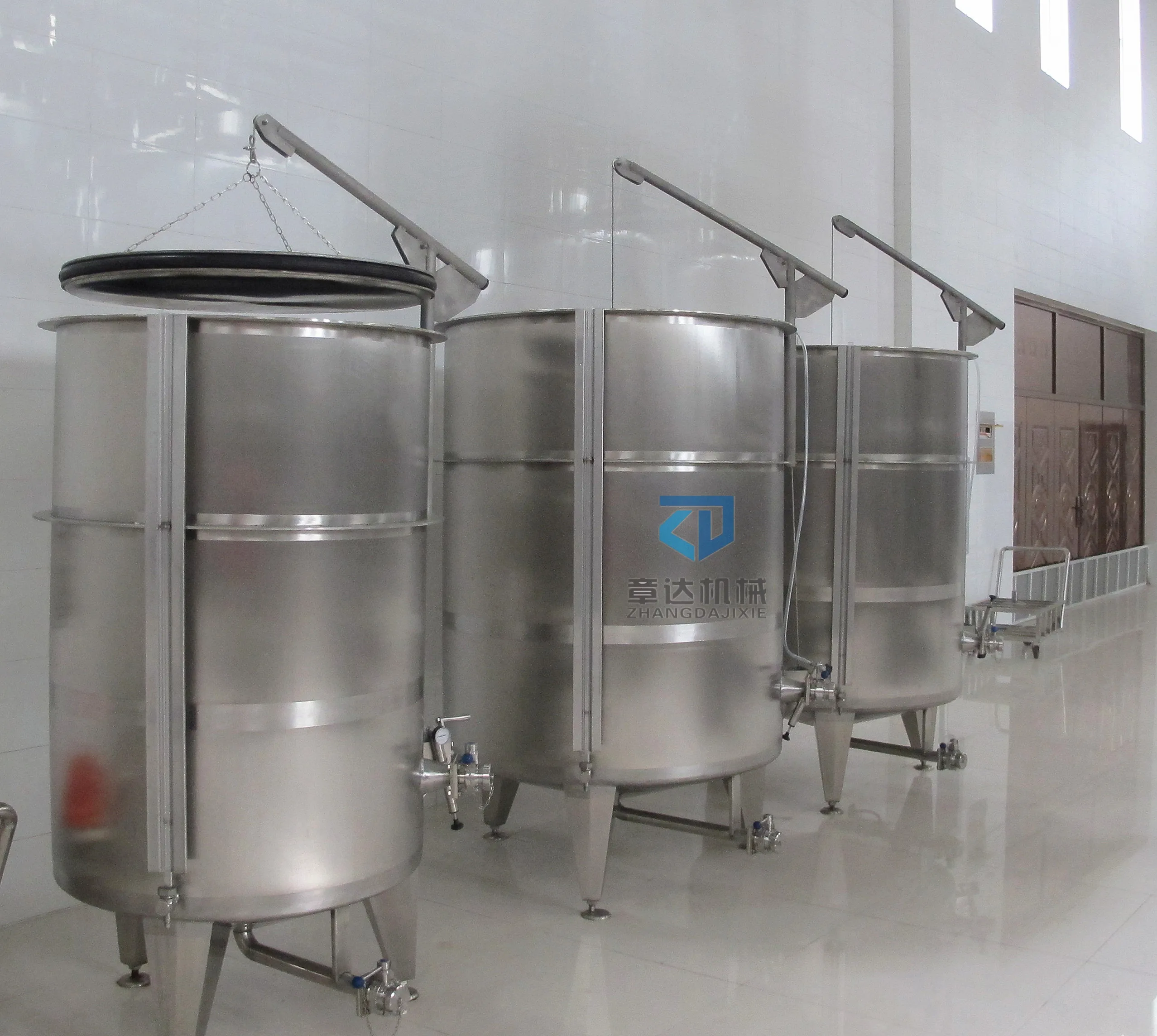Covered floating roof  tank stainless steel storage tank milk/yogurt/beer/wine  liquid container mobile lid