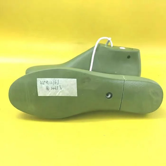 Man round toe sneakers plastic shoe lasts