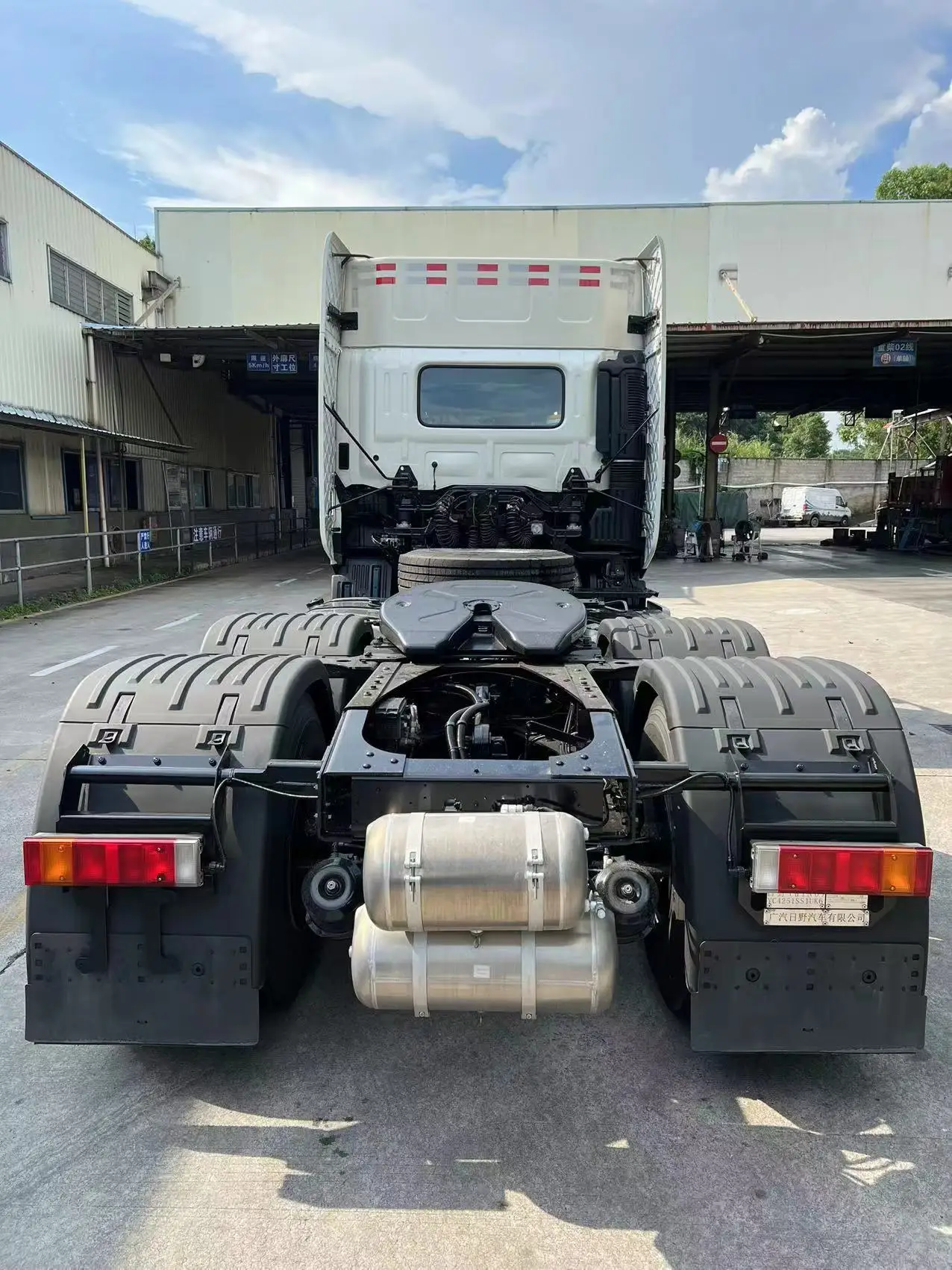 Japan 450hp HINO 700 6x4 High Top Cab Tractor Truck Tractor Head