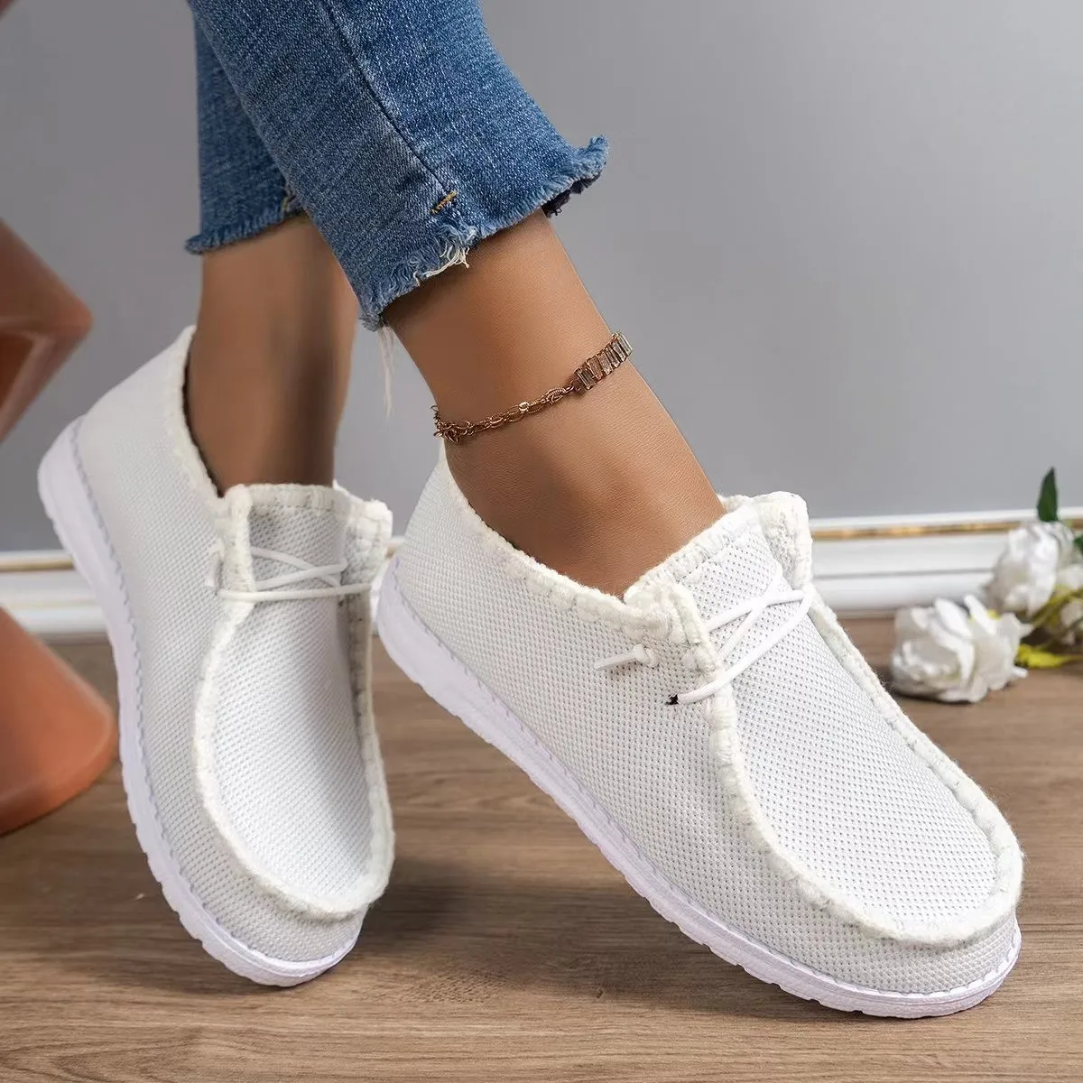 2024 New White Hot Selling wholesale cheap men flat shoes comfortable flat shoes