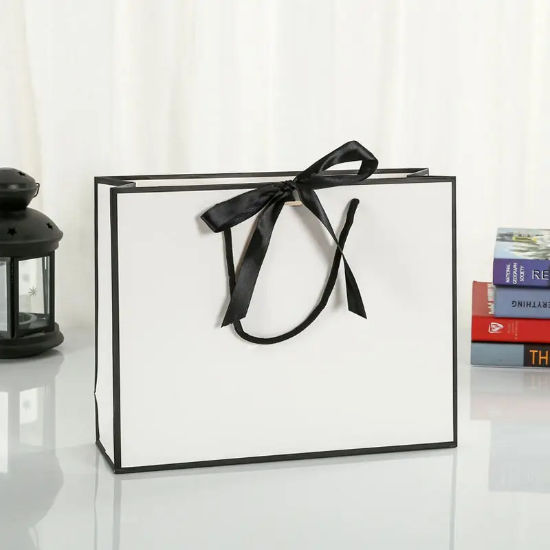 Wholesale Custom Printed Brand Logo Luxury Clothing Retail Gift Shopping Black Paper Bag With Handle