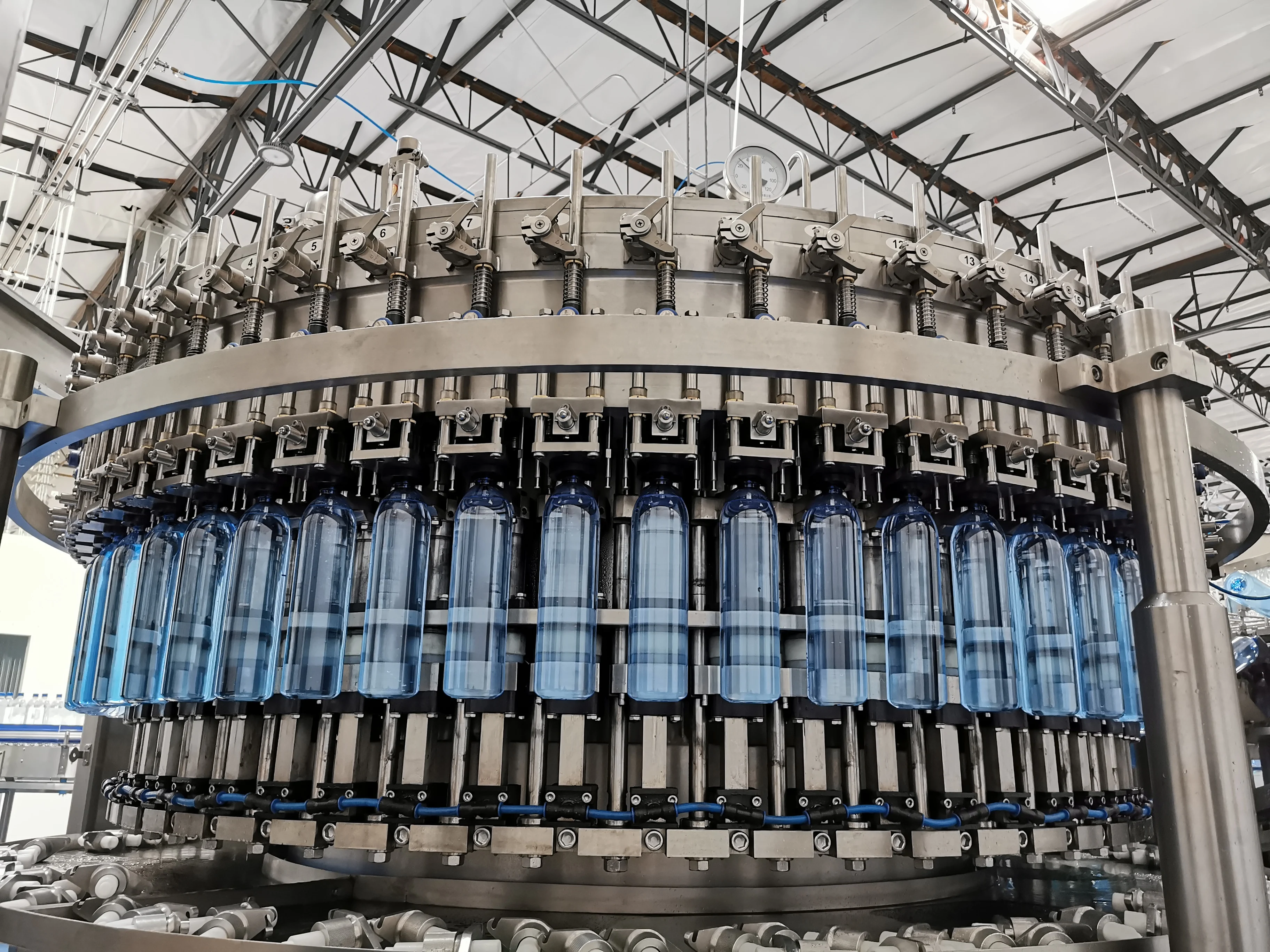 Automatic carbonated water processing machine/soft drink bottling equipment/carbonated beverage bottling plant