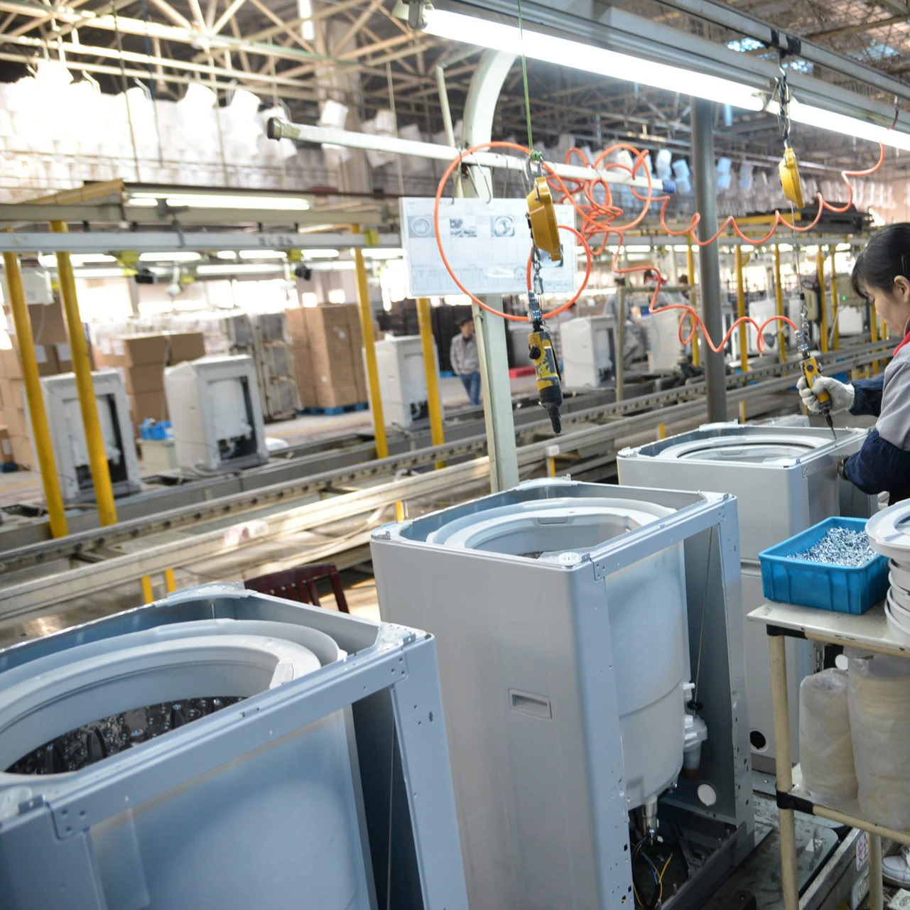 Full Automatic Anti -Static Wave Wheel Washing Machine Assembly Line With Slat Chain