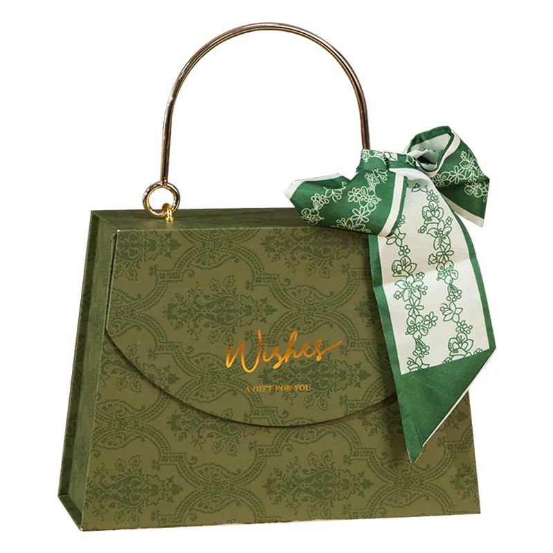 Christmas green Retro Luxury Gift Box Folding Flip Bridesmaid Gift Box Metal Hand Magnetic Paper Box Wedding Packaging With Hand