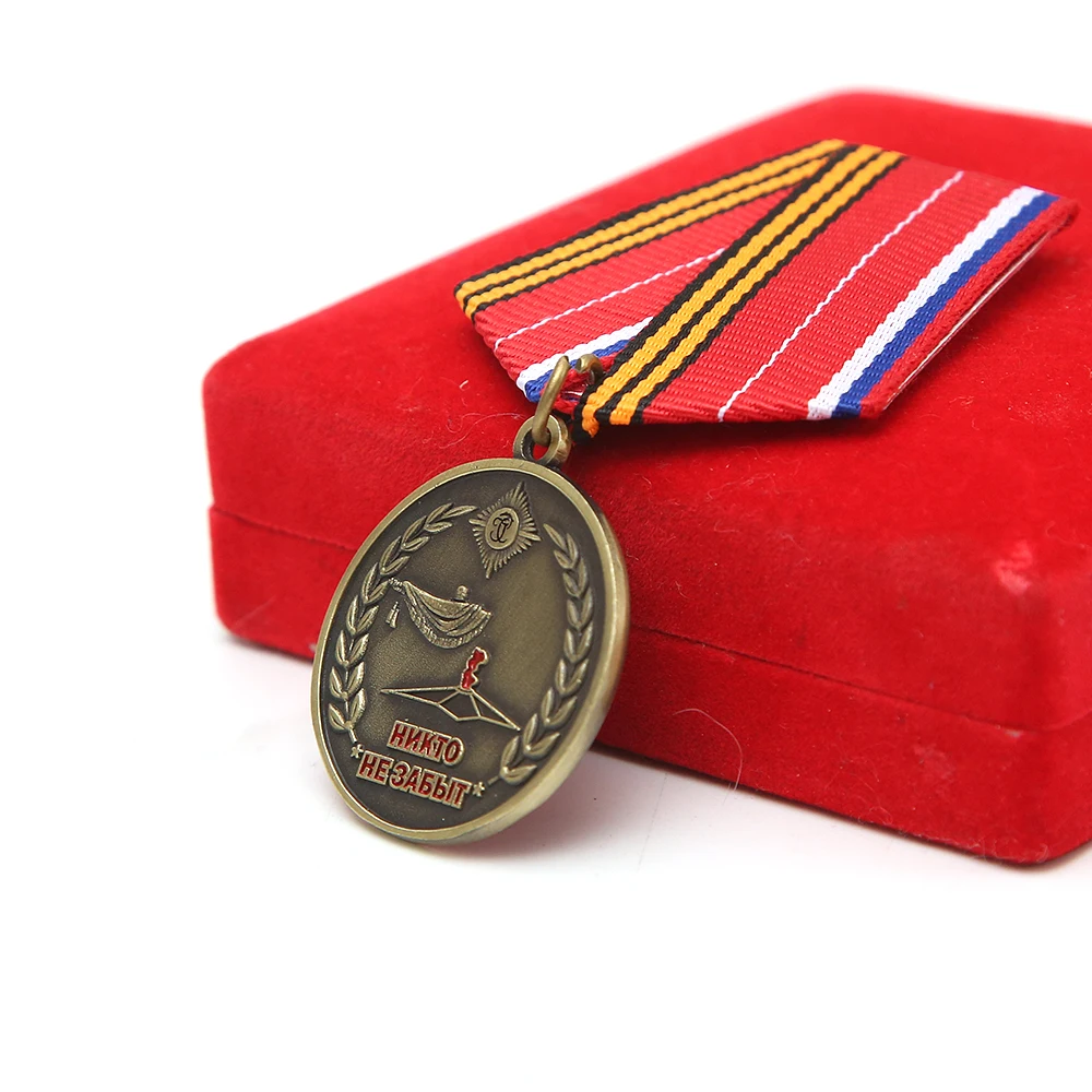 Wholesale No Minimum Metal Pins Supplier Glitter Brooch Hard Enamel pin Soft Lapel Badge Manufacturer Custom Enamel Pin