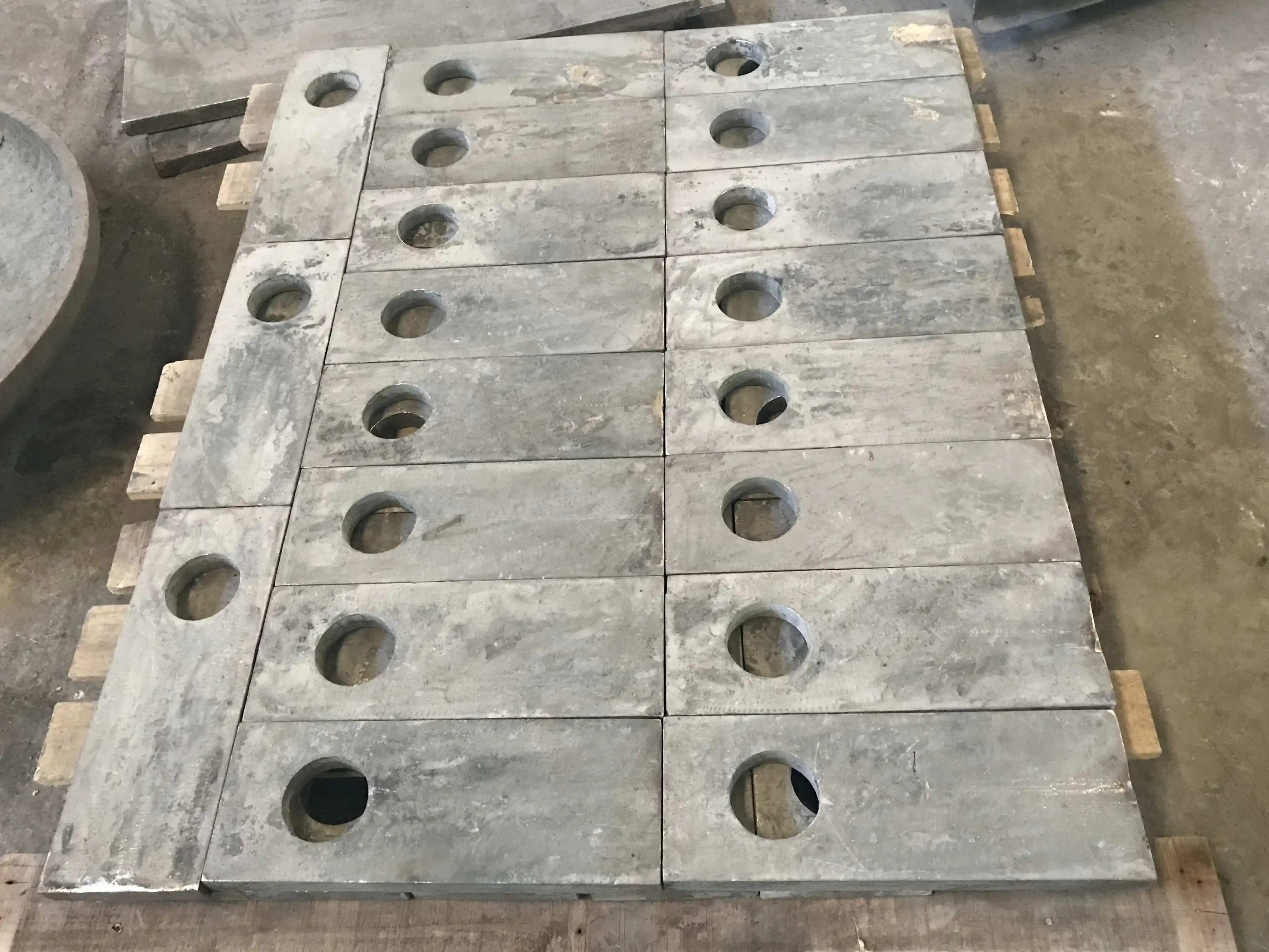 ASTM A128 Grade B-2  High Manganese Steel Hammer  Wear-Resistant Crusher Spare Parts High Manganese casting