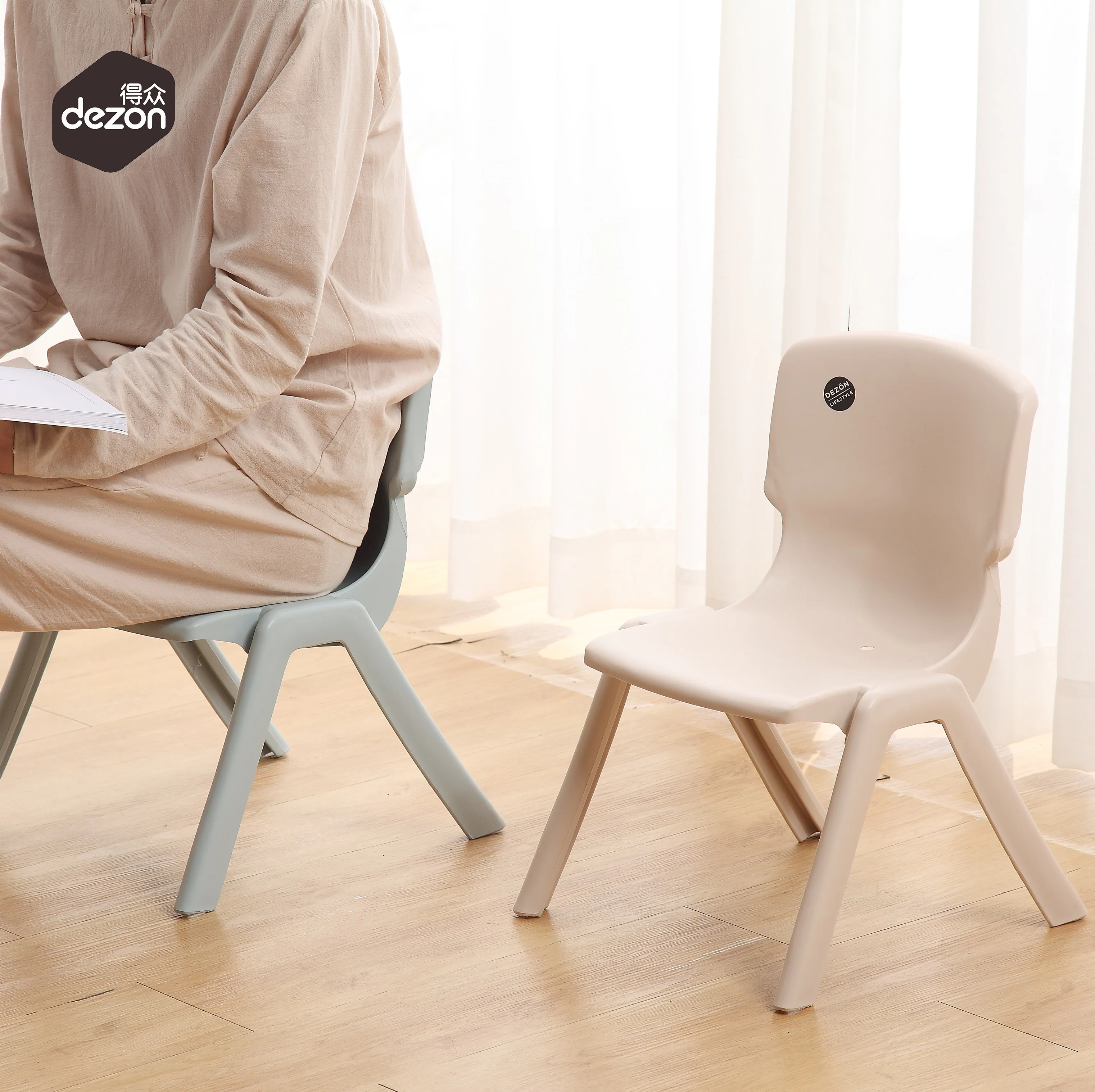 
Amazon Hot Sale Manufacture Wholesale Dining Indoor Plastic Small Stool Baby Chair for Kids 