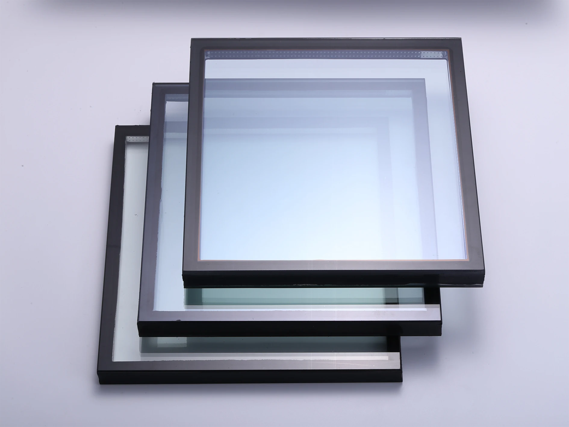 China Suppliers Blue Floor Tempered Panel Curved Building Low E Soundproof Insulating Glass Le verre isolant