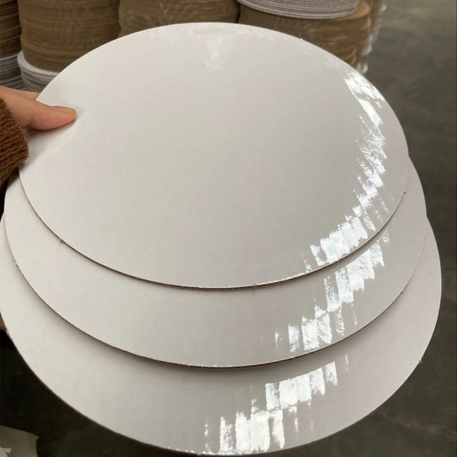 Wholesale Custom Printed White Gold Cake Boards Personalized Design Corrugated Paper Cake Bases