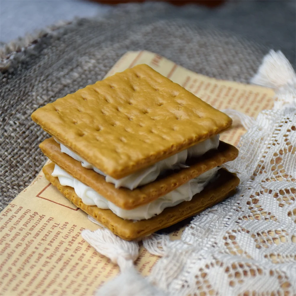 Whole Wheat Biscuits Crispy Butter Cream Sandwich Cookie Model Dessert Rack Wedding Party Tray Prop Display Decoration Faux Food