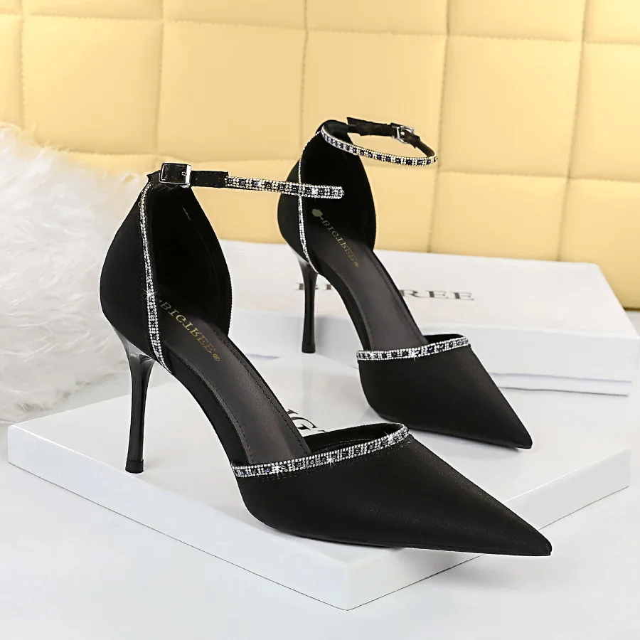 Fashion trendy 2 colors large size 34-43 diamond shoelace black heels luxury design wedding heels for women ladies heels 2022
