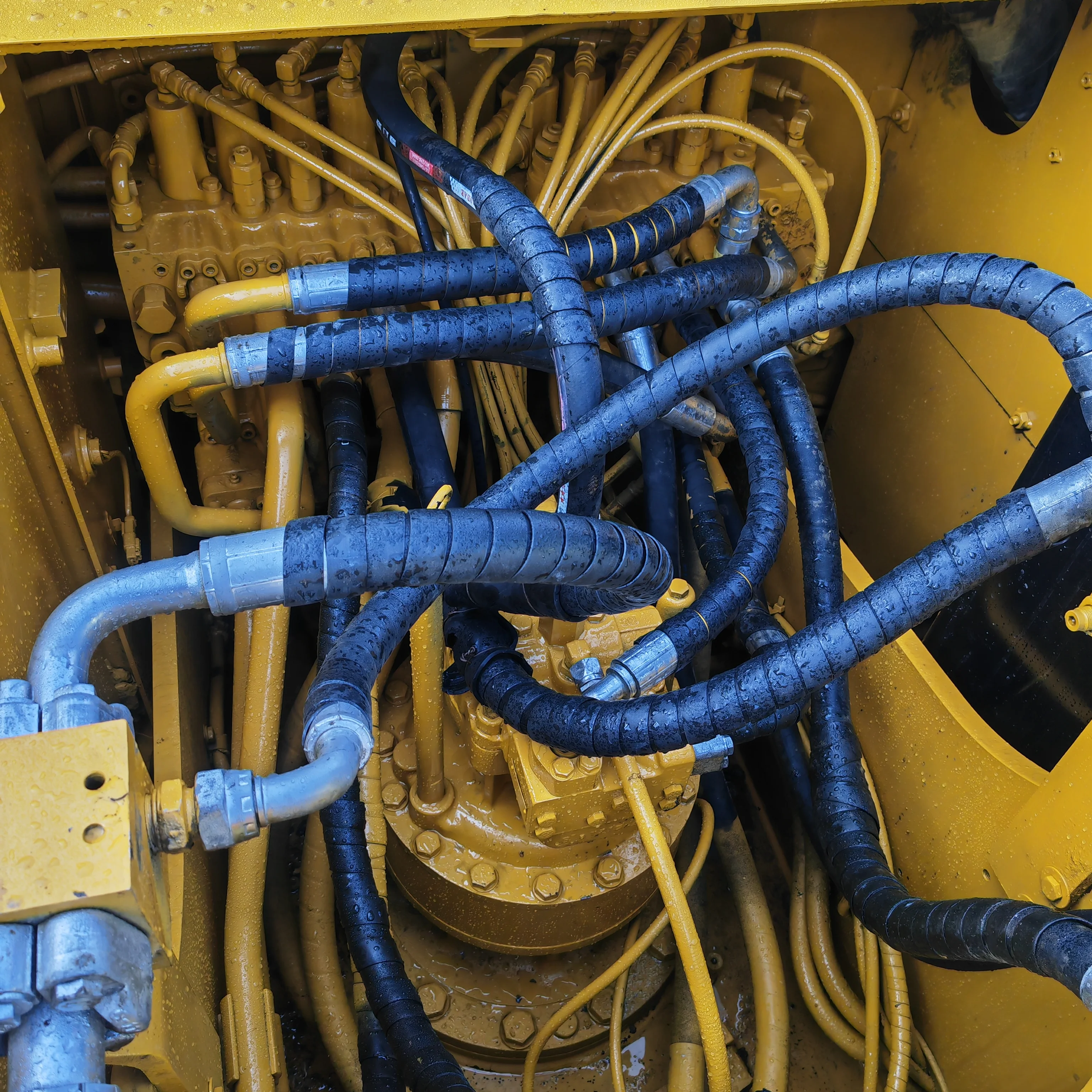 Hot selling original Japan 2021 year 20 ton used excavator cat320 cat320D excavator for sale in Shanghai