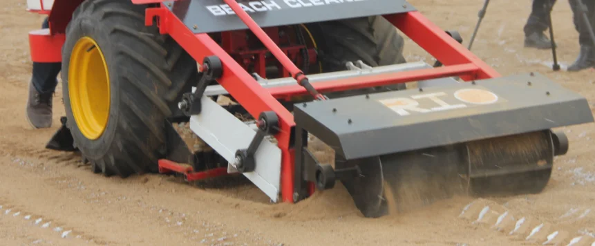 Walk behind beach Machine Save both time and labour