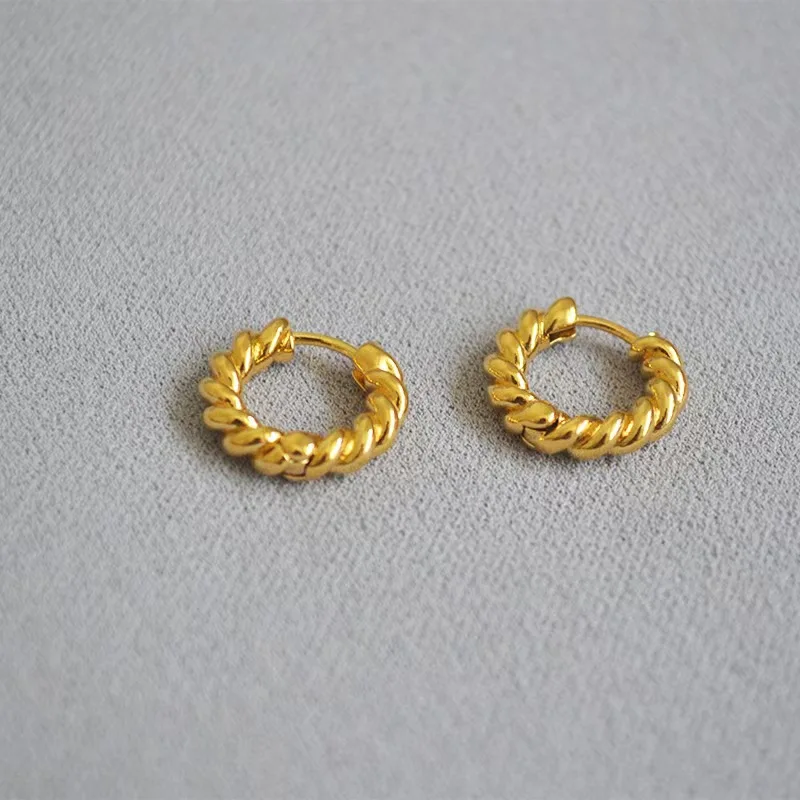 New Fashion Brass 18K Gold Plated Small Croissant Huggies Hoop Earring Twisted Earrings Women