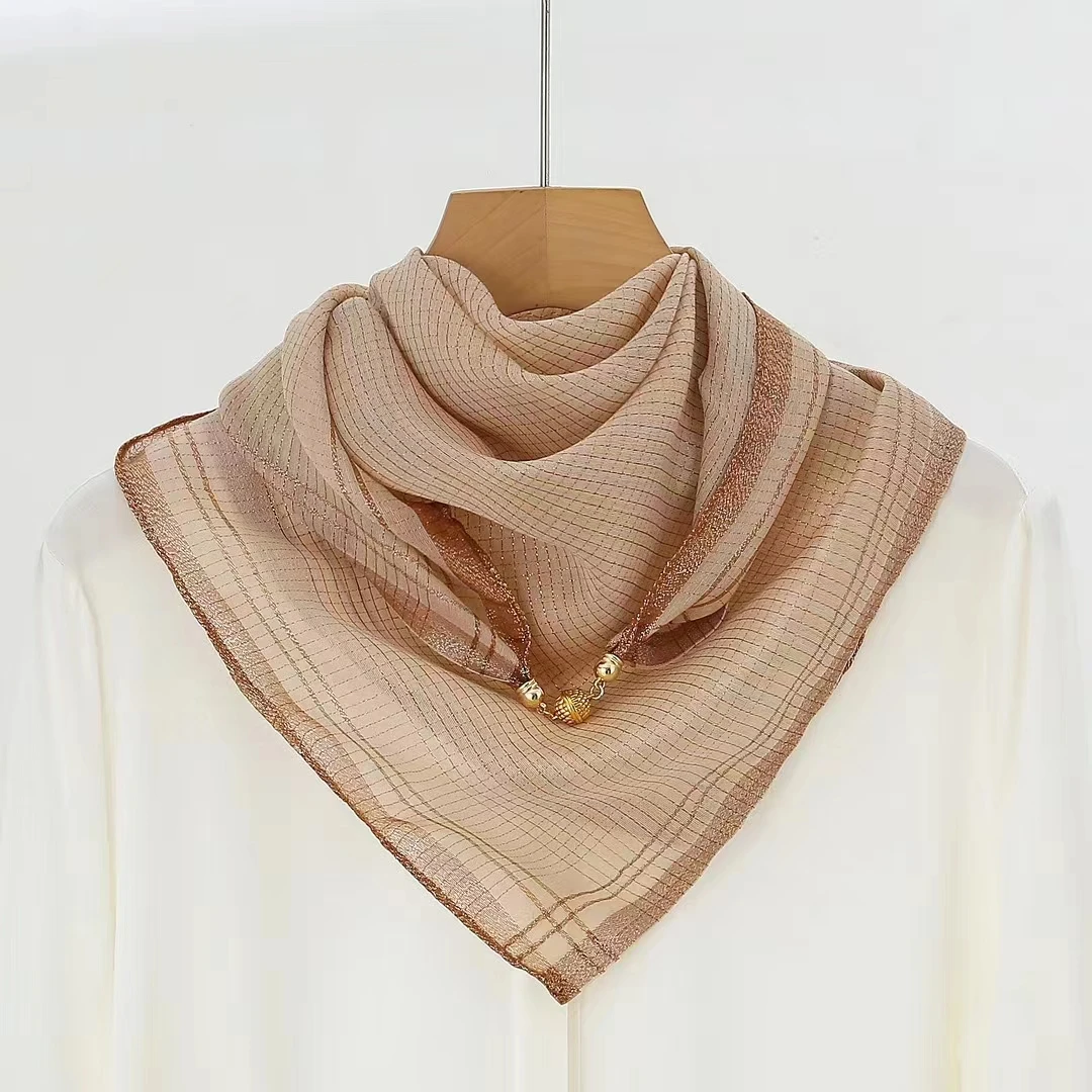 Женские блестящие шарфы