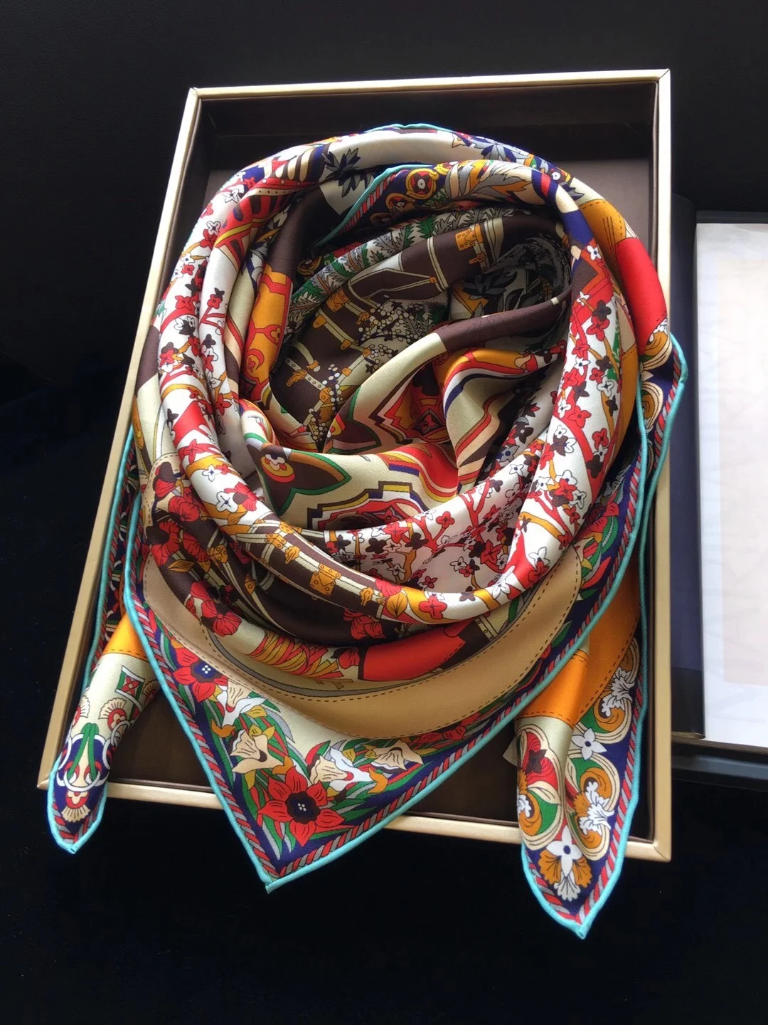 Autumn Square  90*90cm Custom Double Sided Printing Luxury Soft Twill Film 100% Silk Satin Scarf